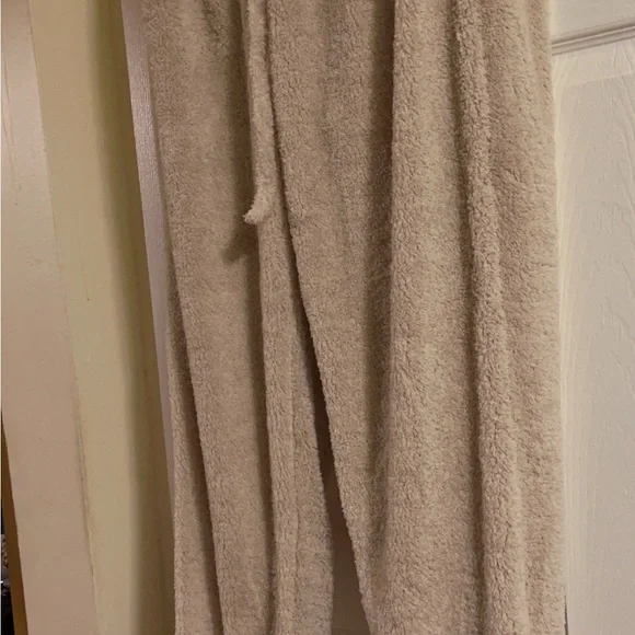 Vine and Valley Cream Knit Sweater - Picture 4 of 4